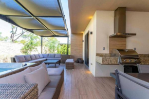 Magic Village Views - 4 Suites Villa near Disney